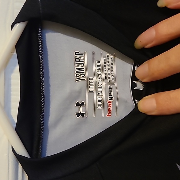 Boys small fitted Under Armor tee - Picture 2 of 2